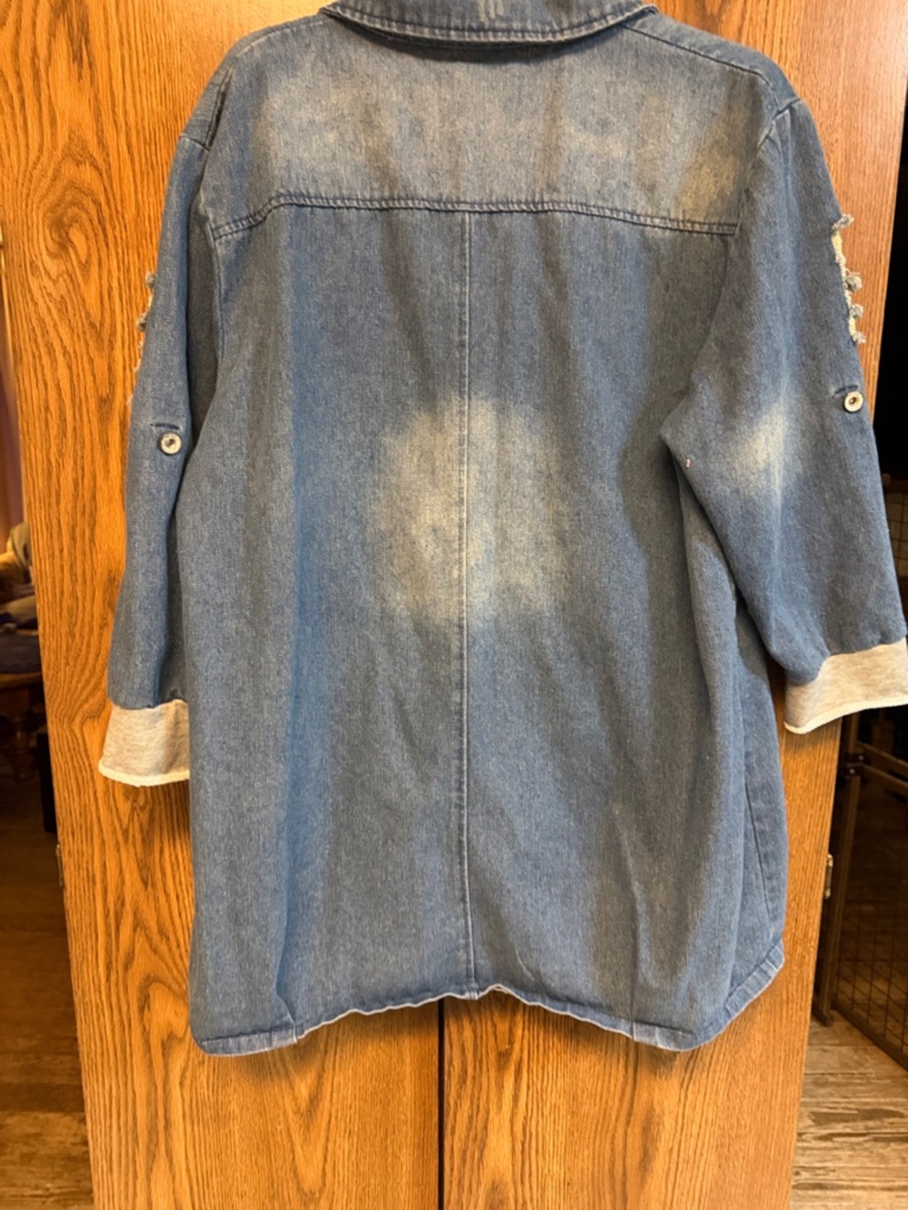 Women’s Distressed Denim Shirt/Jacket Size XL PreOwned - Picture 7 of 9